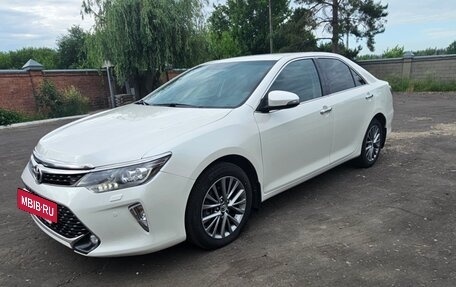 Toyota Camry, 2017 год, 2 600 000 рублей, 7 фотография