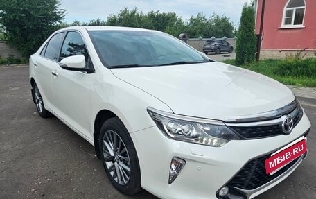 Toyota Camry, 2017 год, 2 600 000 рублей, 3 фотография
