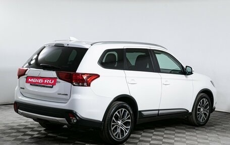 Mitsubishi Outlander III рестайлинг 3, 2018 год, 1 990 000 рублей, 5 фотография