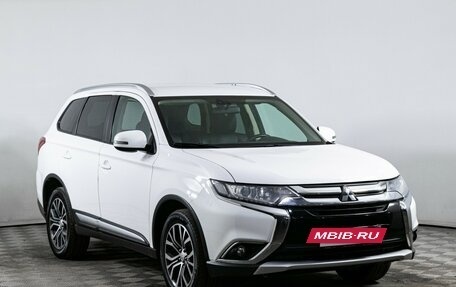 Mitsubishi Outlander III рестайлинг 3, 2018 год, 1 990 000 рублей, 3 фотография