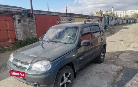 Chevrolet Niva I рестайлинг, 2012 год, 460 000 рублей, 3 фотография