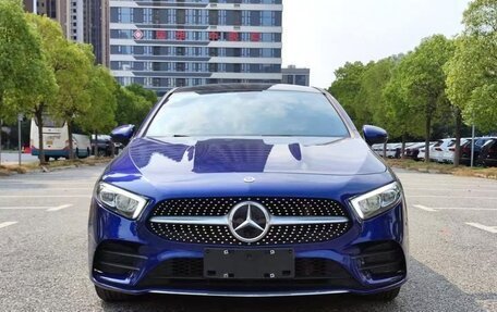 Mercedes-Benz A-Класс, 2021 год, 1 900 000 рублей, 2 фотография