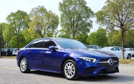 Mercedes-Benz A-Класс, 2021 год, 1 900 000 рублей, 3 фотография