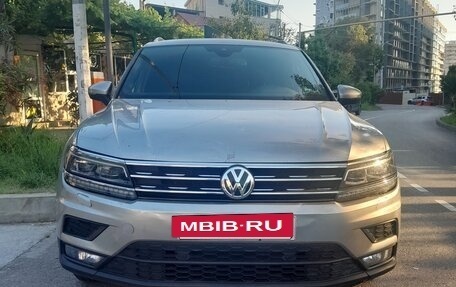 Volkswagen Tiguan II, 2019 год, 2 300 000 рублей, 3 фотография
