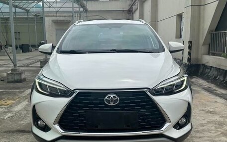 Toyota Yaris XP150 рестайлинг, 2021 год, 1 090 443 рублей, 1 фотография