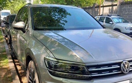 Volkswagen Tiguan II, 2019 год, 2 300 000 рублей, 10 фотография
