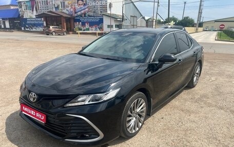 Toyota Camry, 2021 год, 2 550 000 рублей, 1 фотография