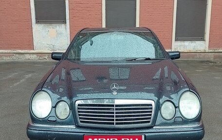 Mercedes-Benz E-Класс, 1996 год, 520 000 рублей, 1 фотография