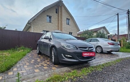 Opel Astra J, 2012 год, 850 000 рублей, 1 фотография