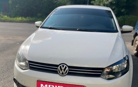 Volkswagen Polo VI (EU Market), 2013 год, 890 000 рублей, 2 фотография