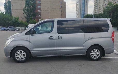 Hyundai Grand Starex Grand Starex I рестайлинг 2, 2012 год, 1 600 000 рублей, 2 фотография