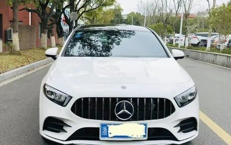 Mercedes-Benz A-Класс, 2021 год, 1 380 000 рублей, 2 фотография