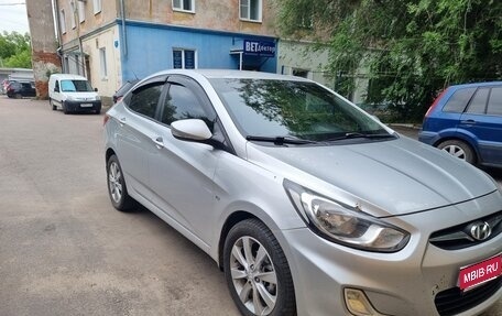 Hyundai Solaris II рестайлинг, 2011 год, 750 000 рублей, 2 фотография
