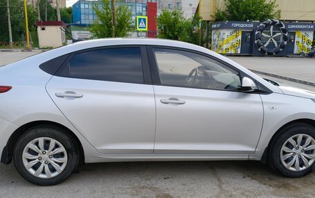 Hyundai Solaris II рестайлинг, 2017 год, 1 180 000 рублей, 3 фотография