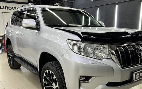 Toyota Land Cruiser Prado 150 рестайлинг 2, 2018 год, 3 999 999 рублей, 5 фотография