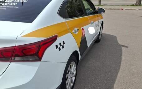 Hyundai Solaris II рестайлинг, 2018 год, 1 100 000 рублей, 5 фотография