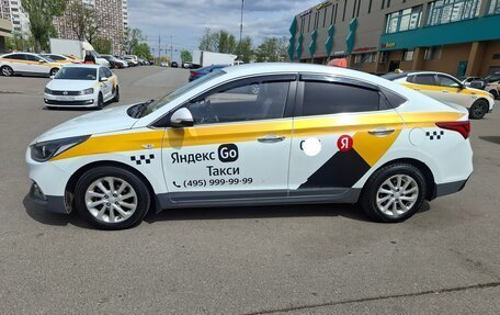 Hyundai Solaris II рестайлинг, 2018 год, 1 100 000 рублей, 3 фотография