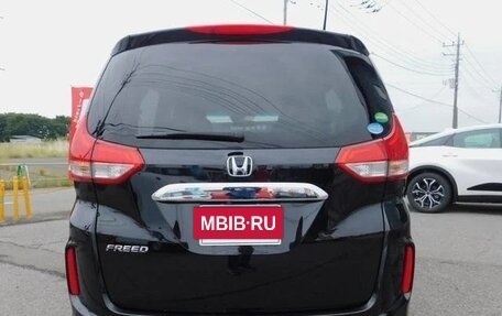 Honda Freed II, 2022 год, 1 300 000 рублей, 5 фотография
