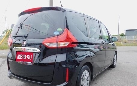 Honda Freed II, 2022 год, 1 300 000 рублей, 4 фотография
