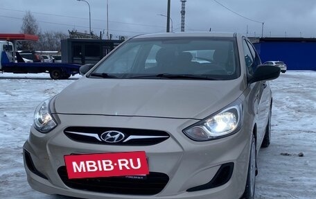 Hyundai Solaris II рестайлинг, 2011 год, 605 000 рублей, 2 фотография