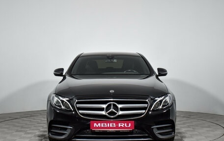 Mercedes-Benz E-Класс, 2020 год, 3 300 000 рублей, 2 фотография