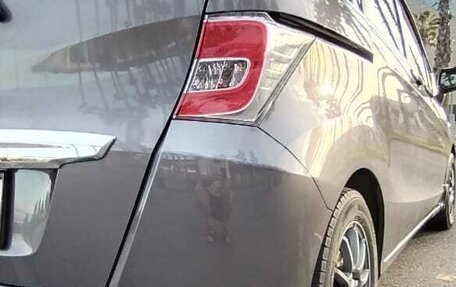 Honda Freed I, 2015 год, 1 350 000 рублей, 3 фотография
