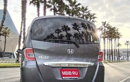 Honda Freed I, 2015 год, 1 350 000 рублей, 4 фотография