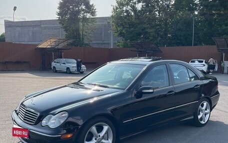 Mercedes-Benz C-Класс, 2006 год, 1 200 000 рублей, 1 фотография