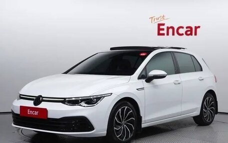 Volkswagen Golf VIII, 2022 год, 2 100 000 рублей, 1 фотография