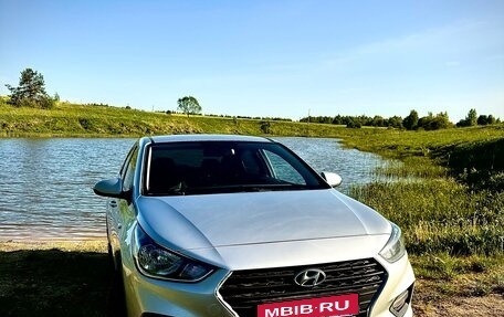 Hyundai Solaris II рестайлинг, 2017 год, 1 400 000 рублей, 1 фотография