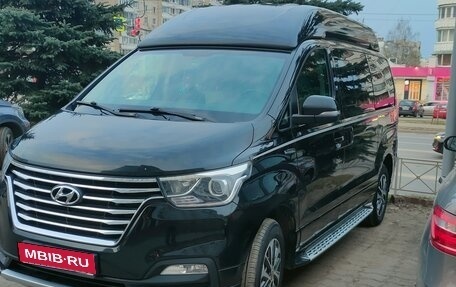 Hyundai Grand Starex Grand Starex I рестайлинг 2, 2019 год, 3 650 000 рублей, 1 фотография