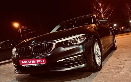 BMW 5 серия, 2019 год, 2 500 000 рублей, 3 фотография