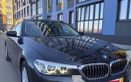 BMW 5 серия, 2019 год, 2 500 000 рублей, 2 фотография