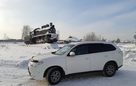 Mitsubishi Outlander III рестайлинг 3, 2012 год, 1 300 000 рублей, 2 фотография