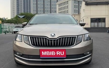 Skoda Octavia, 2021 год, 1 300 000 рублей, 2 фотография