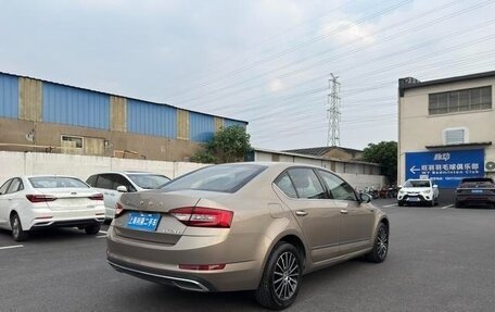 Skoda Octavia, 2021 год, 1 300 000 рублей, 4 фотография