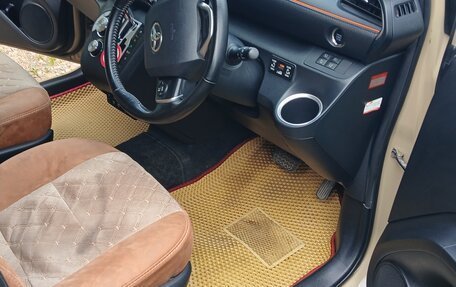 Toyota Sienta II, 2019 год, 1 350 000 рублей, 4 фотография