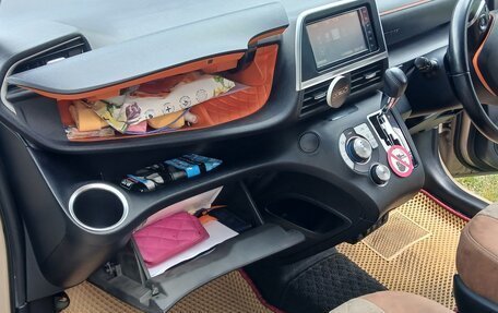 Toyota Sienta II, 2019 год, 1 350 000 рублей, 10 фотография