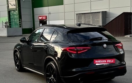 Alfa Romeo Stelvio, 2018 год, 2 940 000 рублей, 3 фотография