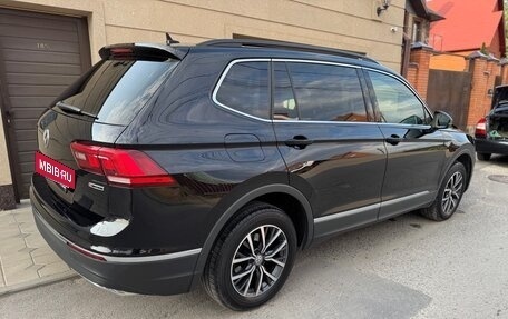 Volkswagen Tiguan II, 2019 год, 2 850 000 рублей, 4 фотография