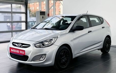 Hyundai Solaris II рестайлинг, 2013 год, 980 000 рублей, 2 фотография