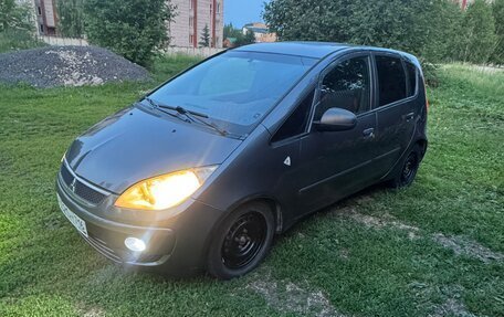 Mitsubishi Colt VI рестайлинг, 2005 год, 350 000 рублей, 2 фотография