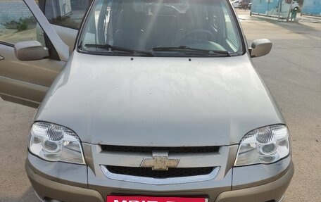 Chevrolet Niva I рестайлинг, 2011 год, 450 000 рублей, 3 фотография