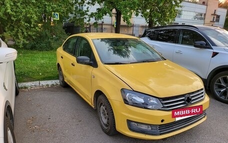 Volkswagen Polo VI (EU Market), 2019 год, 450 000 рублей, 2 фотография