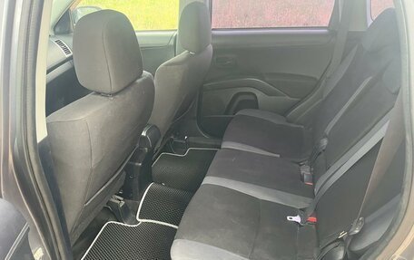 Mitsubishi Outlander III рестайлинг 3, 2011 год, 950 000 рублей, 3 фотография