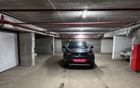Toyota RAV4, 2016 год, 2 400 000 рублей, 2 фотография