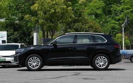 Volkswagen Touareg III, 2024 год, 8 140 000 рублей, 2 фотография