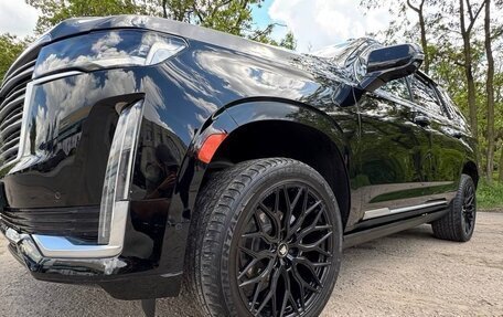 Cadillac Escalade V, 2022 год, 13 000 000 рублей, 2 фотография
