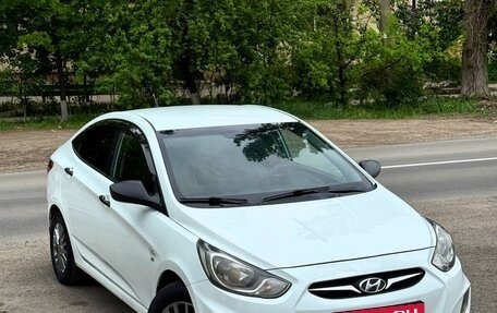 Hyundai Solaris II рестайлинг, 2013 год, 720 000 рублей, 3 фотография