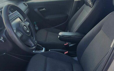 Volkswagen Polo VI (EU Market), 2011 год, 810 000 рублей, 3 фотография
